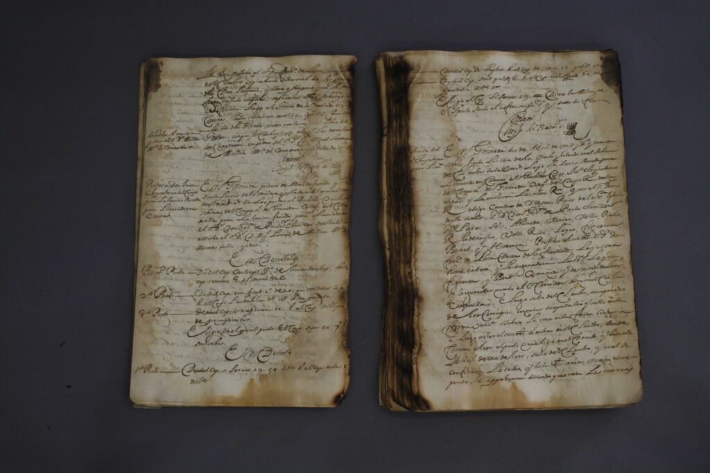 Restauración y digitalización de los Libros de Actos de la Universidad de Granada, 1642-1703