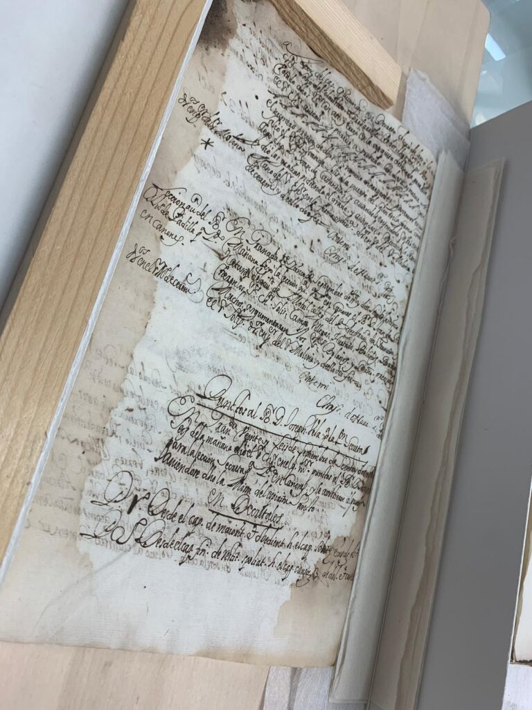 Restauración y digitalización de los Libros de Actos de la Universidad de Granada, 1642-1703