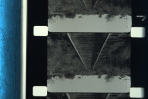 Fotograma de la película: “Fray Bentos: Una epidemia de Sarampión” (Mario Handler, Uruguay, 1973, Facultad de Medicina con equipos de la C3M