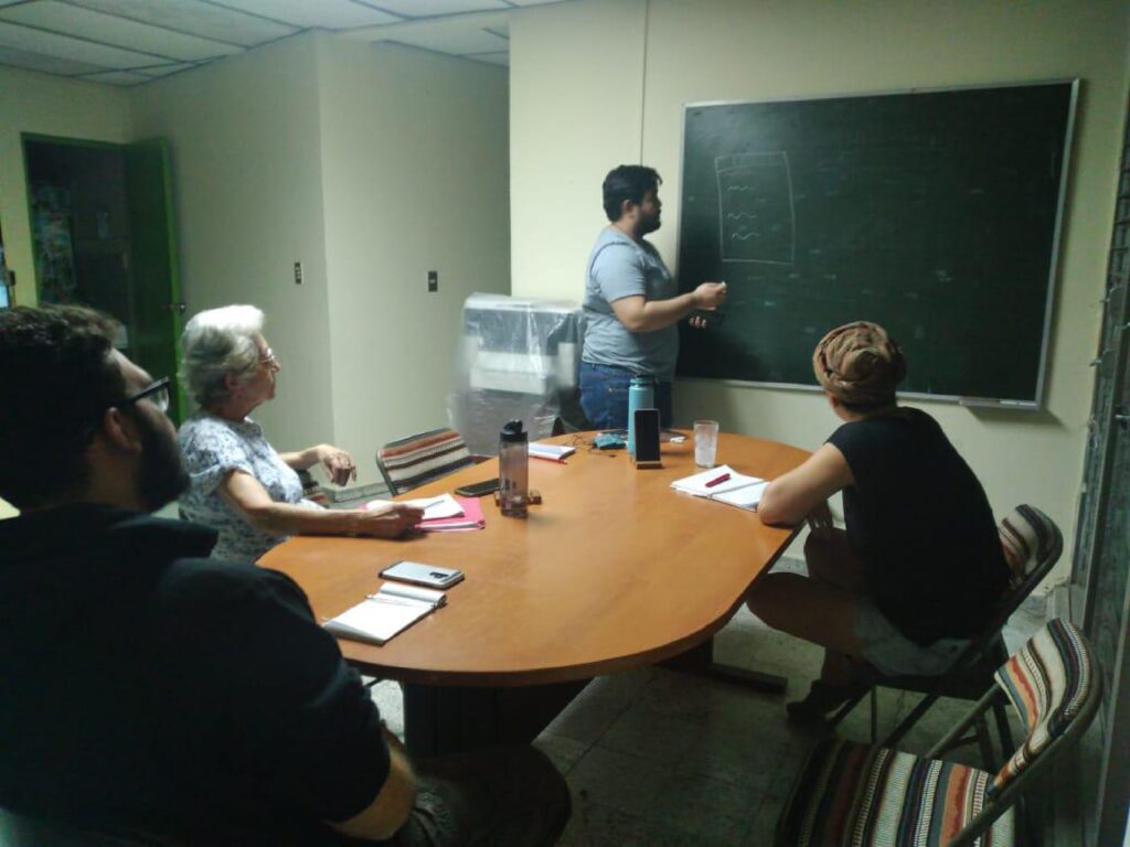 Organización y Descripción Documental del Fondo "Acuerdos de Paz" del Archivo Rojo de la Asociación Cultural Cabezas de Jaguar