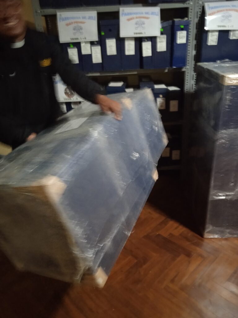 Reconectando con nuestra memoria. Implementación del local y capacitación para la apertura del archivo histórico de la Prelatura de Juli