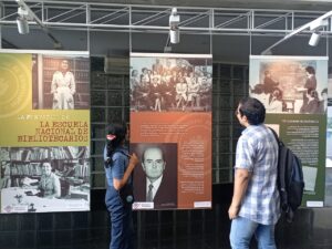Organización, preservación y acceso al fondo de la  Escuela Nacional de Bibliotecarios (1944-1979)  Visibilización profesional de las mujeres en la  Bibliotecolgía y su acceso a cargos directivos