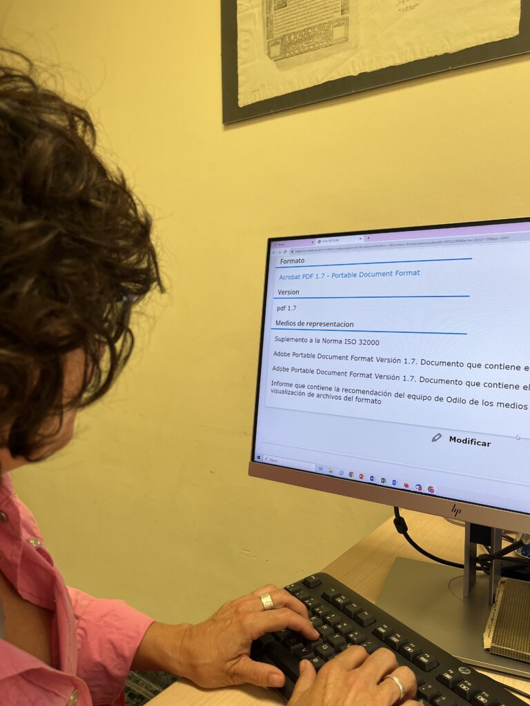Descripción, digitalización y difusión de  expedientes de pioneras de la Universidad de  Zaragoza de 1857-1940