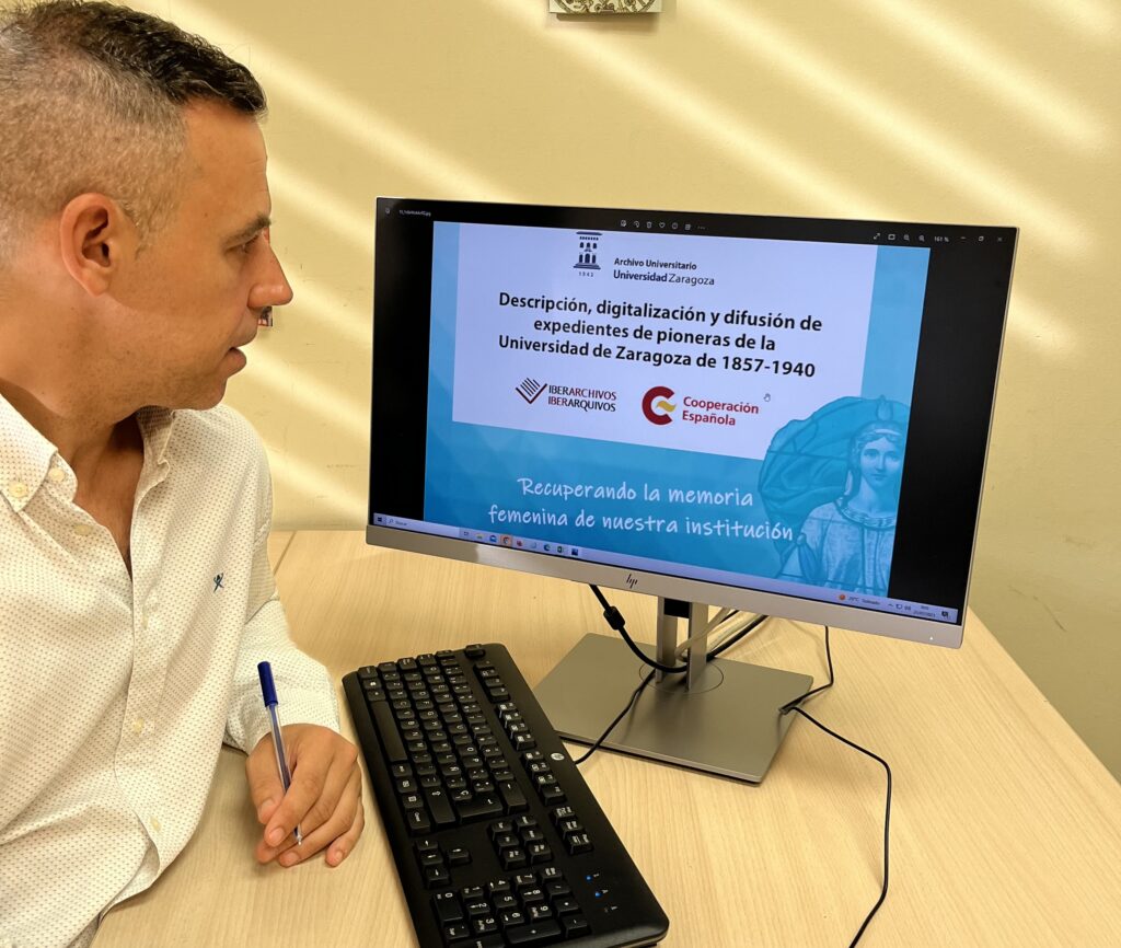 Descripción, digitalización y difusión de  expedientes de pioneras de la Universidad de  Zaragoza de 1857-1940