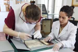 Acceso al patrimonio de una comunidad migrante: Descripción de acervos documentales de mujeres judías para su utilización educativa