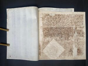 Restauración de documentos de los siglos XIII-XVI