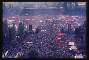 Ver antes de disparar. As revoluções na América Latina e em Portugal pela lente do fotojornalista Carlos Gil