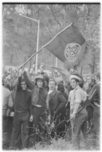 Ver antes de disparar. As revoluções na América Latina e em Portugal pela lente do fotojornalista Carlos Gil