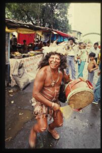 Ver antes de disparar. As revoluções na América Latina e em Portugal pela lente do fotojornalista Carlos Gil