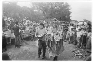 Ver antes de disparar. As revoluções na América Latina e em Portugal pela lente do fotojornalista Carlos Gil