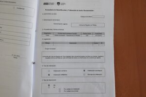 Descripción y digitalización de los Libros de Registro de Títulos de la Universidad de la República (1885-2015)