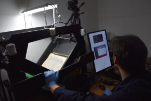 Descripción y digitalización de los Libros de Registro de Títulos de la Universidad de la República (1885-2015)