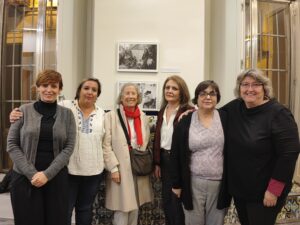 La mujer y la conquista del espacio público en la construcción democrática en Andalucía (1977-1986) a través del fondo fotográfico de María del Carmen Escobar. Proyecto integral: de la descripción documental a la difusión del patrimonio