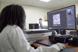 Digitalización de 30,000 negativos del fondo José Saladino Figuereo Oviedo