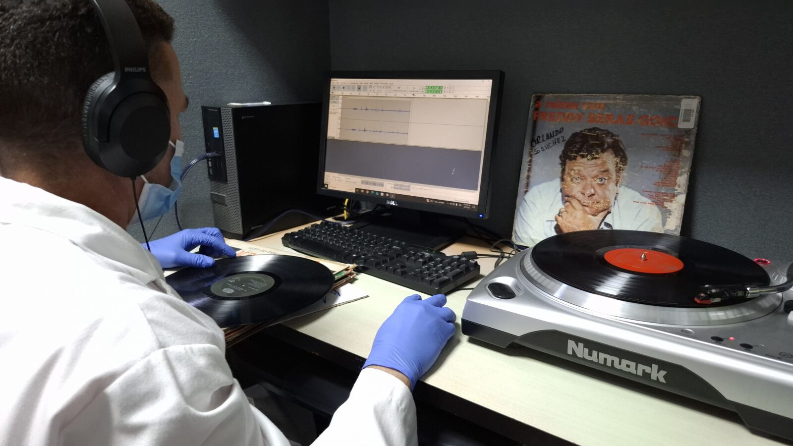 Descripción y digitalización de 770 discos de vinilo de música dominicana, 1940-1990