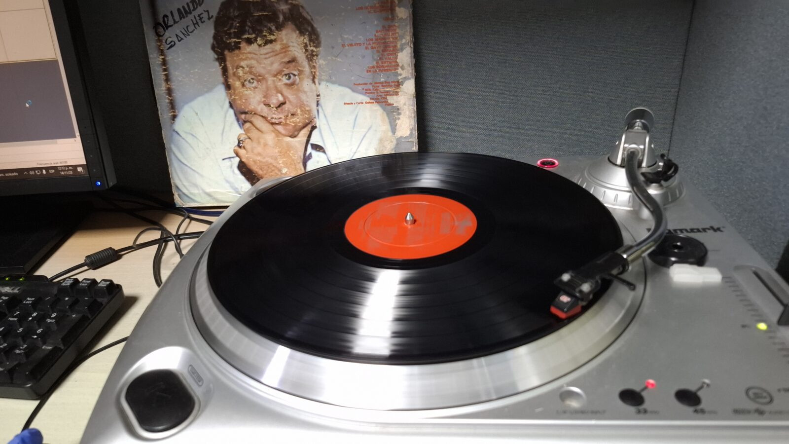 Descripción y digitalización de 770 discos de vinilo de música dominicana, 1940-1990